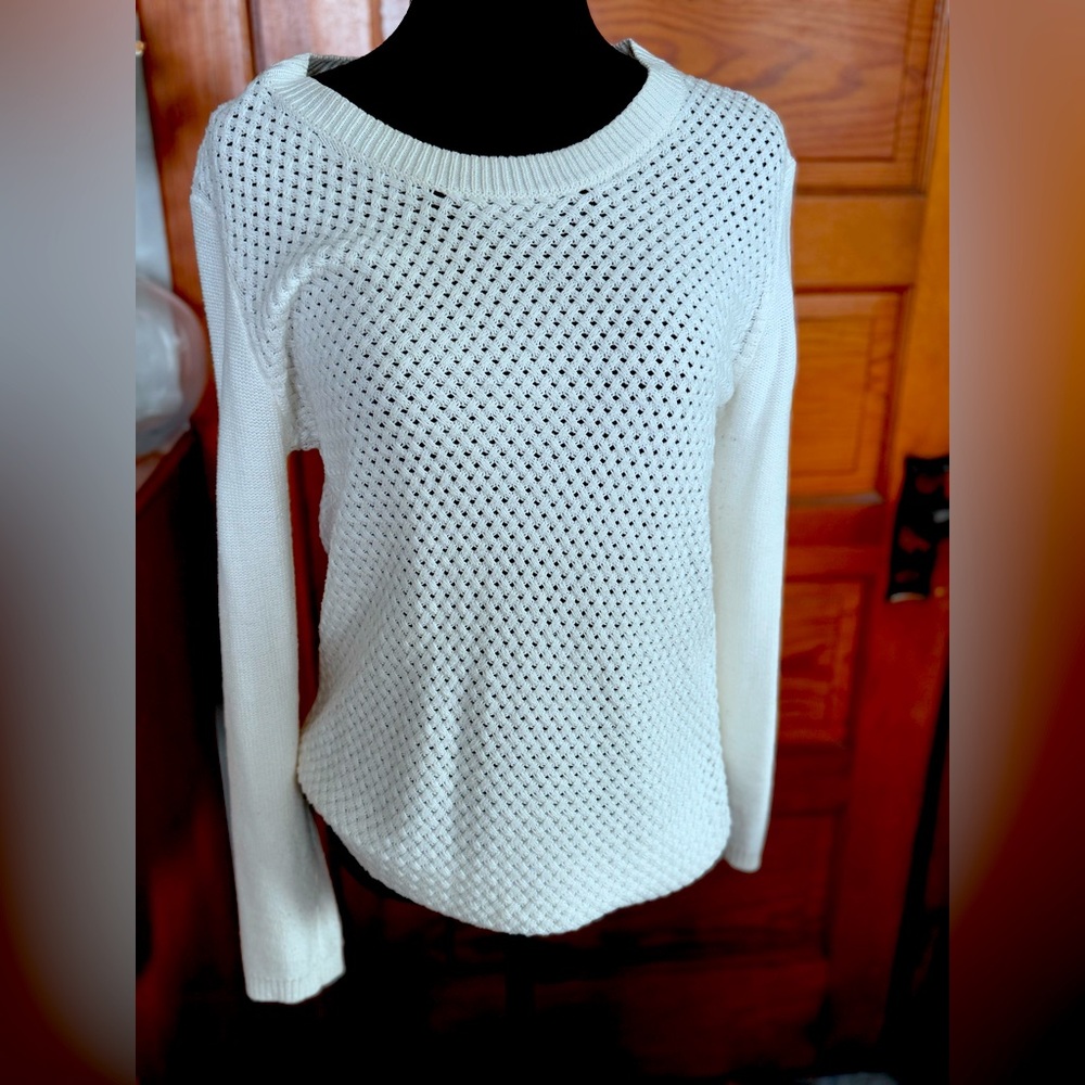 August missed cream sweater. Size XS.